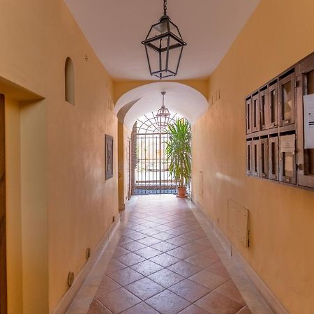 Vg Trevi Fountain 5 Stelle Elegant Apartment Рим Экстерьер фото